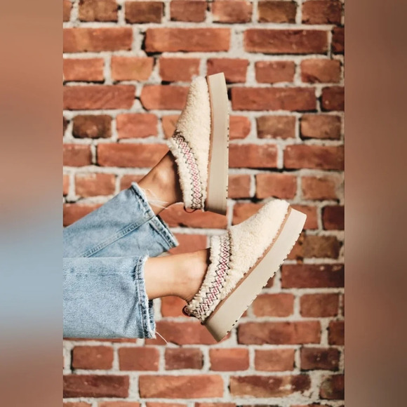 Platform embroidered braided Sherpa slip-on mules shoes ivory cream size 6 Boho - Picture 3 of 11